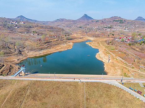 蒙阴岱崮地貌桃花开