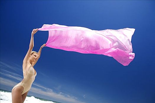 女青年,泳衣,拿着,粉色,沙滩裙,风