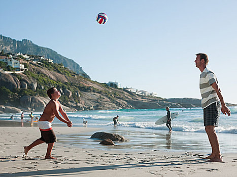 父子,玩,球,海滩