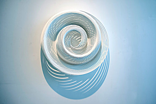 重庆沙坪坝区大学城四川美院罗冠中艺术馆展出的艺术作品---螺旋