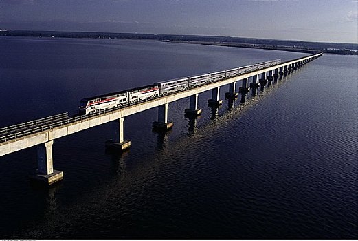 客运列车,桥,上方,佛罗里达,美国
