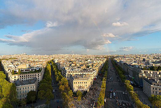 法国巴黎城市景观,航拍香榭丽舍大街和彩虹