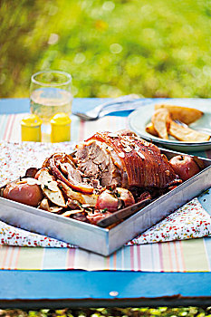 猪肉卷,苹果,花园桌
