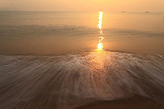 海滩日出