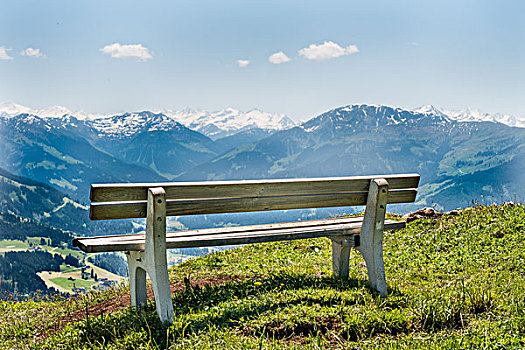 木制长椅,阿尔卑斯山,提洛尔,奥地利