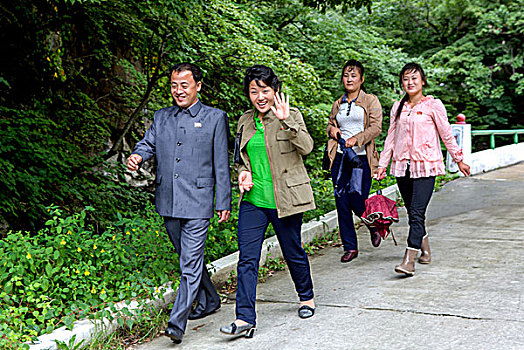 朝鲜街头情侣