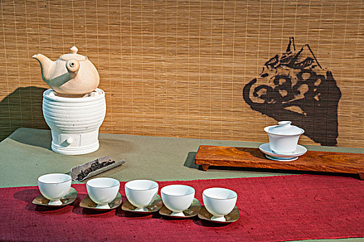 重庆茶博会上展示的茶具