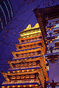 佛教寺庙,静安寺位于上海市静安区,是著名的旅游景点