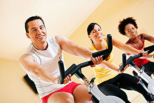 群体,三个人,朋友,旋转,健身房,练习,腿,有氧锻炼,训练