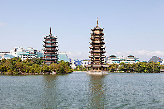 桂林漓江标志建筑日月塔