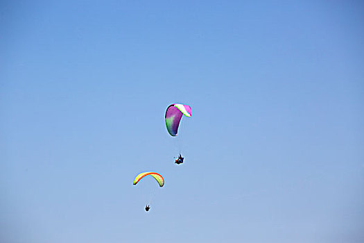 彩色,滑翔伞运动者,蓝天