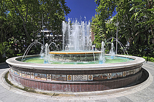 喷泉,公园,马贝拉,哥斯达黎加,马拉加省,安达卢西亚,西班牙