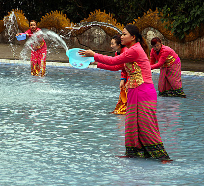 傣族泼水节图片_傣族泼水节高清图片_全景视觉