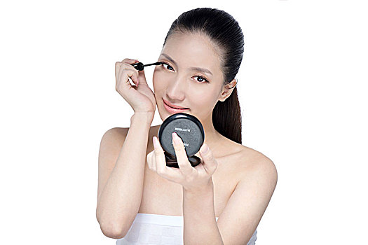 正在化妝的美女