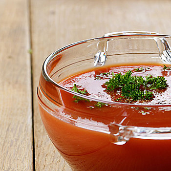 自制,西红柿,酸辣冷汤,汤,玻璃碗,健康饮食,概念