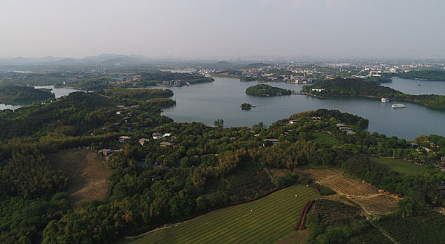 航拍江苏溧阳天目湖涵田半岛