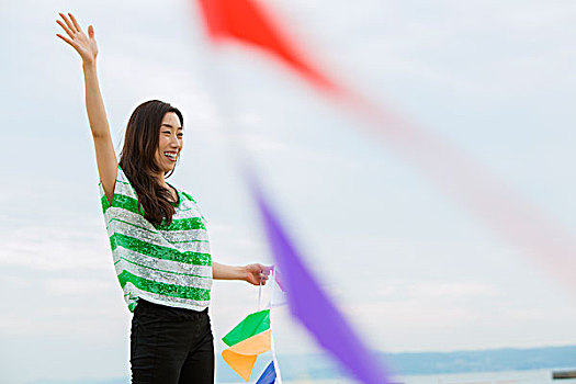 女人,海滩,神户,拿着,纸,旗帜