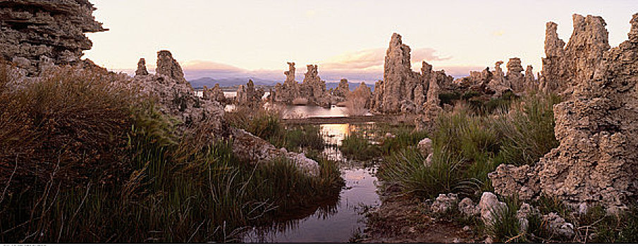 岩石构造,水,莫诺湖,加利福尼亚,美国