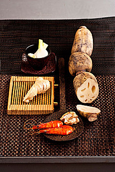 虾,香菇,姜,莲藕,小洋葱