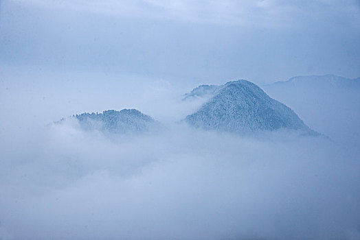 四川大邑县西岭雪山俯瞰观景台远眺西岭群山