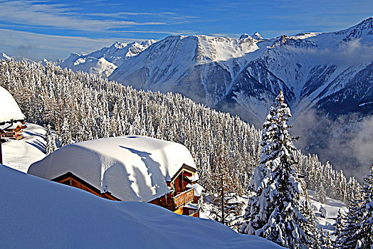 冬季风景,积雪,木房子,贝特默阿尔卑,阿莱奇地区,瓦莱,瑞士,欧洲