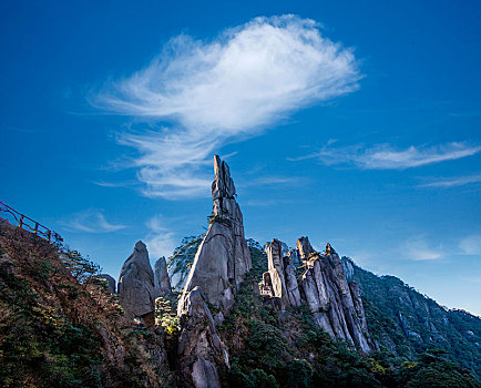 江西上饶三清山南清园景区,三龙出海