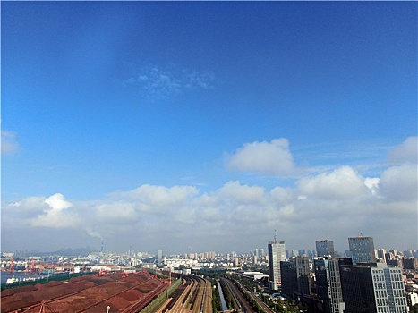 山东省日照市,港口蓝美得一塌糊涂,生态港口呈现美丽画卷