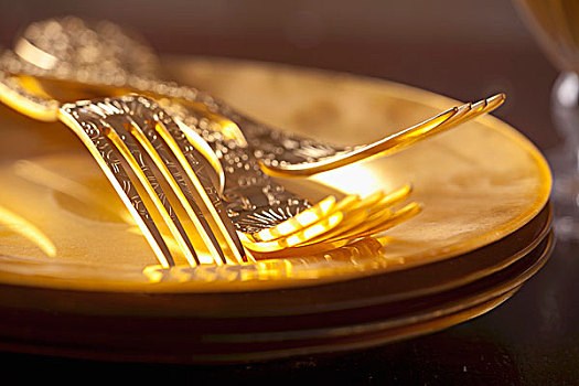 金色,叉子,一堆,盘子