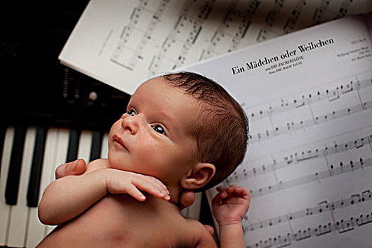 婴儿,两个,钢琴,乐谱