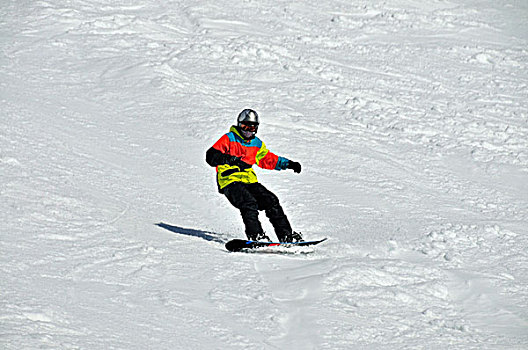 滑雪板玩家,12岁,山,奥伯斯多夫,阿尔卑斯山,上巴伐利亚,巴伐利亚,德国,欧洲