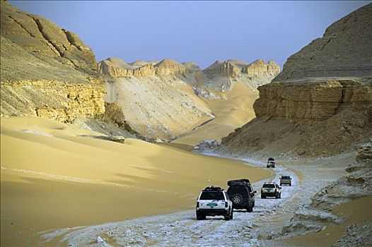 四驱车,下降,悬崖,靠近,达赫拉,绿洲,西部沙漠,埃及