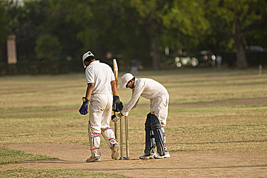 男人,玩,板球,操场,新德里,印度