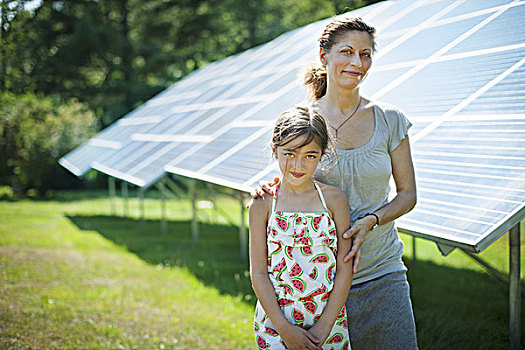 孩子,母亲,清新,户外,旁侧,太阳能电池板,晴天,农场,纽约,美国