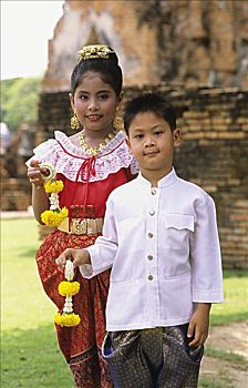 泰国,大城府,孩子,穿戴,传统服装,拿着,花,供品,佛