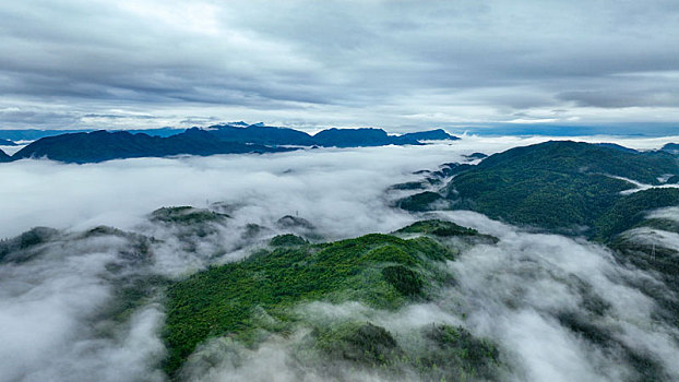 重庆酉阳,雾海扮靓美乡村