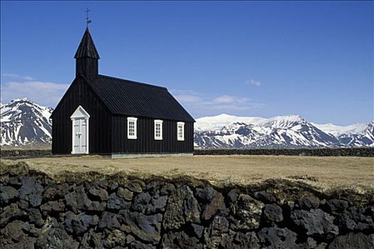 冰岛,斯奈山半岛,教堂,黑色,木墙,积雪,山