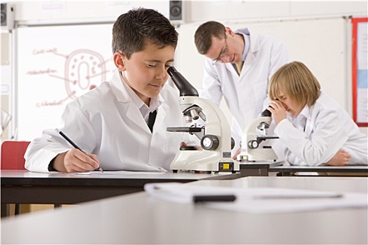 学生,看,显微镜,学校,实验室