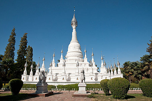 白色庙宇