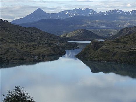 山峦,湖岸,托雷德裴恩国家公园,巴塔哥尼亚,智利