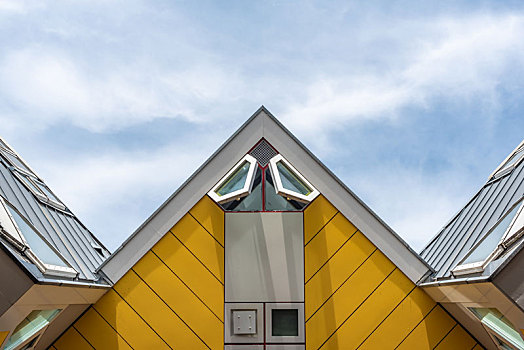 荷兰鹿特丹的黄色方块屋