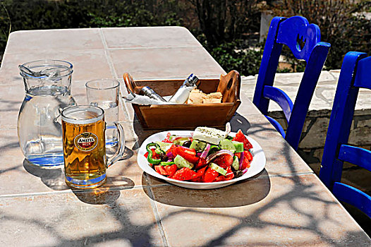 希腊沙拉,桌面布置,酒馆,餐馆,克里特岛,希腊,欧洲