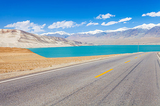 新疆美景与公路