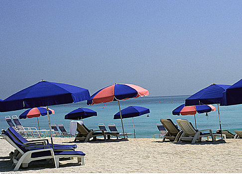 折叠躺椅,伞,海滩,迈阿密海滩,佛罗里达,美国