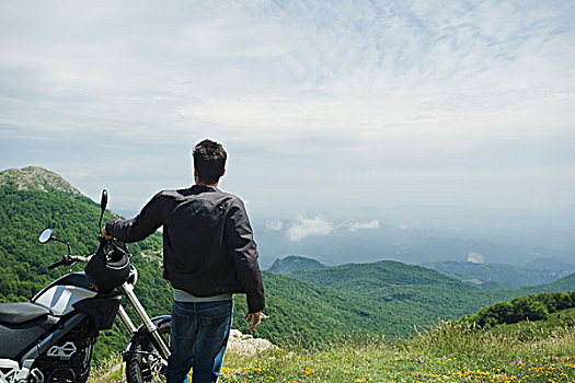 站立,男人,摩托车,山,后视图