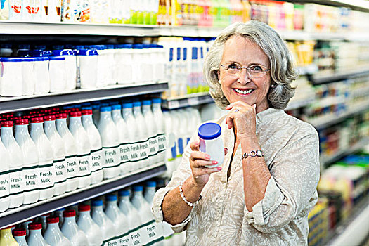 老年,女人,买,牛奶,超市