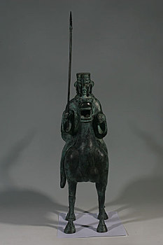 青铜器－－铜汉骑马人,汉