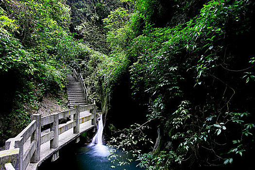 武隆龙水峡地缝