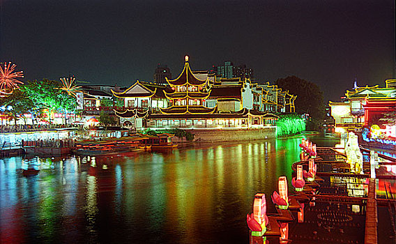 南京夫子庙-----秦淮河夜色,2002年摄