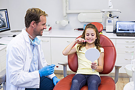 微笑,孩子,病人,刷,牙齿,牙科诊所,牙医,看