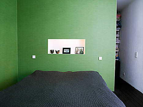 双人床,卧室,绿色,墙壁